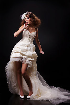 포토 JPG 해외이미지 백인 모델 1 라이프스타일 헤어스타일 드레스 여자 행복 얼굴 결혼 장신구 사랑 한명 사람 이벤트 성인 청춘 유행 기쁨 매력적 흰색 기다림 슛 사춘기 해외202004 해외포토 서양인 옷 감정 컬러 컨셉 모션 생활 신체부위 파일형식 이미지허브