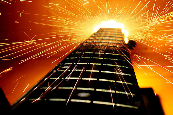 포토 JPG 해외이미지 음악 불꽃 사람없음 힘 에너지 기구 기타 폭발 뮤지컬 힘찬 해외202004 해외포토 컨셉 불 현악기 문화예술 파일형식 이미지허브