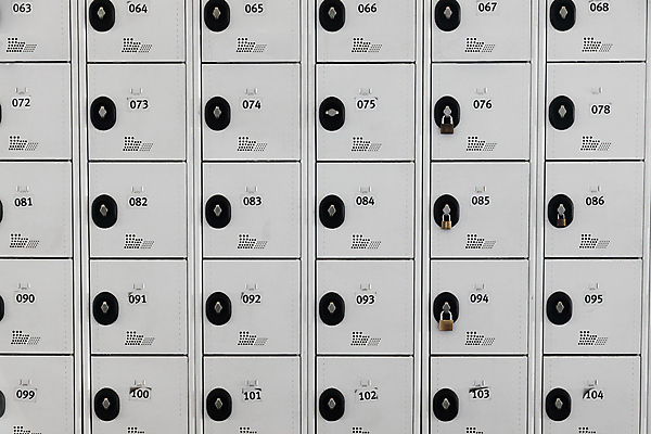 포토 JPG 해외이미지 벽 백그라운드 열쇠 경비 안전 사람없음 울타리 상자 금속 흰색 오픈 닫기 역 보호 컨테이너 배열 사물함 잠금 보안 가치 일반 철강 많음 해외202004 해외포토 산업 컬러 컨셉 교통시설 모션 재질 담장 파일형식 이미지허브