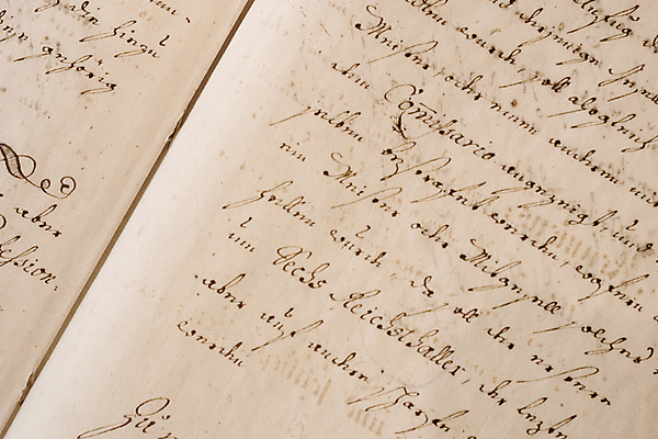 포토 JPG 해외이미지 종이 문화 컨셉 캘리그라피 텍스트 통신 날씨 잉크 사람없음 책 단어 독서 갈색 노란색 정보 수확 골동품 기록 오픈 메시지 역사 닫기 편지 향수 묘사 문서 복고 문학 페이지 시트 대본 세피아 양피지 옛날 원고 출판 필기체 해외202004 해외포토 문자 컬러 농업 모션 촬영기법 화장품 파일형식 이미지허브