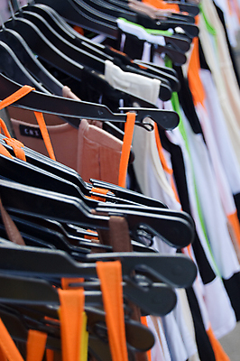 포토 JPG 해외이미지 셔츠 사람없음 빨간색 초록색 파란색 컬러풀 노란색 유행 직물 섬유 해외202004 해외포토 컬러 상의 파일형식 이미지허브