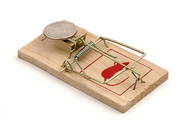 포토 JPG 해외이미지 컨셉 돈 장난 사람없음 믿음 동전 잡기 위험 유혹 절도 보안 올가미 미끼 욕심 구역 해외202004 해외포토 감정 모션 안전 범죄 재산 파일형식 이미지허브