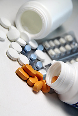 포토 JPG 해외이미지 음식 다이어트 탁자 건강 병원 사람없음 치료 알약 약 고통 추위 흰색 독약 변화 약초 질병 상품 혼합 약국 준비 예방 처방 모음 해결 보충 거짓말 돌봄 복용 치료제 헬프 화학물질 해외202004 해외포토 감정 컬러 가구 컨셉 의학 모션 도움 풀_식물 화학 파일형식 이미지허브