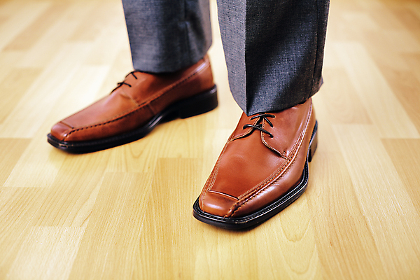 포토 JPG 해외이미지 옷 신발 발 바닥 사람없음 갈색 쌍 가죽 양발 해외202004 해외포토 컬러 신체부위 파일형식 이미지허브