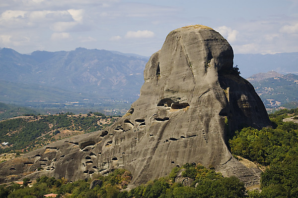 포토 JPG 해외이미지 전통 기독교 종교 여행 자연 하늘 휴가 산 파노라마 풍경 사람없음 야외 관광지 교회 침묵 기도 기둥 영혼 역사 고독 승려 그리스 과거 사암 천국 멀리 수녀원 옛날 웅장함 혼자 메테오라 해외202004 해외포토 건축 감정 유럽 컨셉 종교건축 촬영기법 건물 소리 세계문화유산 돌_바위 성직자 생태계 파일형식 이미지허브
