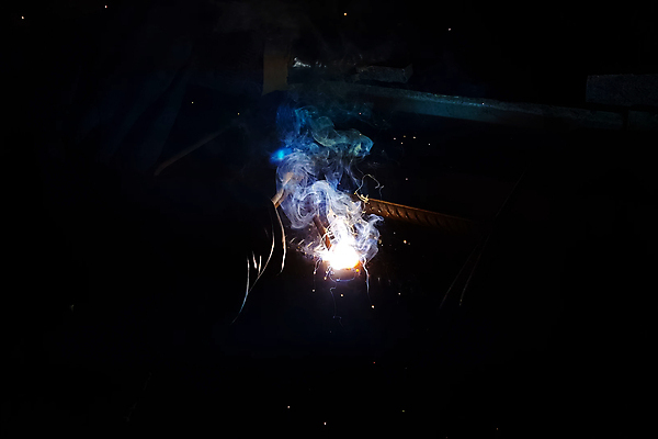 포토 JPG 해외이미지 직업 산업 포즈 장갑 공장 불꽃 노동자 골격 직장 가면 안전 사람없음 야외 빛 금속 장비 도구 손전등 잡기 업무 수술 제조 보호 위험 땅 공학 국회 온실 용접 용접공 철강 해외202004 해외포토 잡화 교육 컨셉 회사 공업 의학 모션 재질 불 조명 치료 작업 파일형식 이미지허브