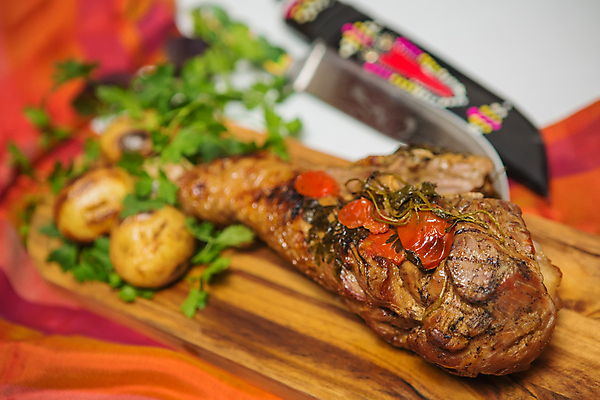 포토 JPG 해외이미지 식기 접시 음식 백그라운드 크리스마스 다이어트 토마토 채소 휴가 건강 육류 요리 한명 빨간색 식당 식사 저녁식사 치킨 샐러드 껍질 흰색 신선 뜨거움 그릴 인스턴트 상추 바비큐 굽기 피부 서빙 후추 추수감사절 로즈메리 칠면조 점심식사 고립 드럼스틱 해외202004 해외포토 1 기념일 기독교 컬러 식재료 조류 주방용품 사람 신체부위 상점 구이 허브 향신료 닭고기요리 파일형식 이미지허브