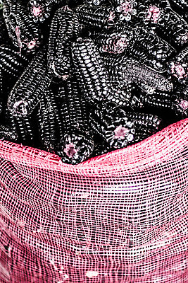 포토 JPG 해외이미지 식물 음식 분홍색 백그라운드 패턴 농업 채소 재료 자연 건강 옥수수 요리 사람없음 여름 농작물 노란색 바구니 정원 보라색 검은색 에너지 수확 껍질 가을 신선 황금 달콤 먹기 유기농 질감 알맹이 날것 색동 내추럴 멀티 페루 해외202004 해외포토 웰빙 계절 산업 컬러 무늬 모션 곡류 남아메리카 맛 생태계 파일형식 이미지허브