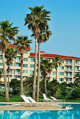 포토 JPG 해외이미지 나무 공원 아시아 여행 의자 건축양식 교실 자연 호텔 휴가 휴식 건강 동양인 풍경 사람없음 야외 건물 여름 파란색 반사 정원 수영 스파 연못 고급 선탠 휴양지 코코넛 스타일 전경 해외202004 해외포토 식물 건축물 계절 공공시설 교육 건축 나라 컬러 가구 컨셉 과일 학교 숙소 인종 장소 수상스포츠 생태계 파일형식 탑뷰 이미지허브