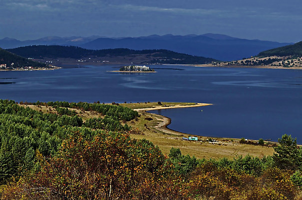 포토 JPG 해외이미지 나무 구름 외관 호수 단풍 밭 건축양식 하늘 휴가 산 주택 파노라마 사람없음 야외 초록색 물 컬러풀 반사 노란색 여행객 마을 환경 놀람 새벽 저수지 숲 댐 언덕 시골집 휴양지 어장 복잡 불가리아 사방 해외202004 해외포토 자연요소 식물 공공시설 건축 감정 컬러 컨셉 잎 농업 촬영기법 표정 사람 건물 장소 파일형식 남유럽 이미지허브