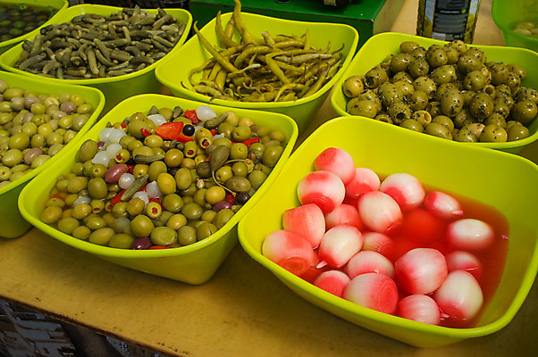 포토 JPG 해외이미지 전통 음식 재료 고추 양파 피망 사람없음 가로 상점 여러개 신선 변화 시장 애피타이저 지중해 올리브 피클 모음 스페인어 많음 해외202004 해외포토 열매 바다 다수 컨셉 채소 한글 절임 파일형식 이미지허브