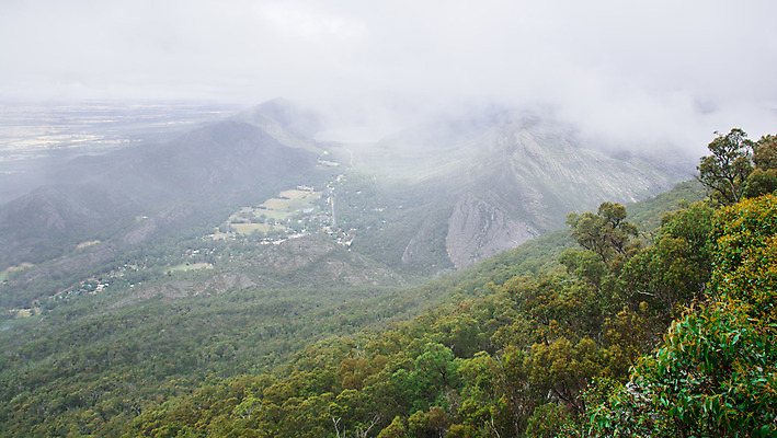 포토 JPG 해외이미지 나무 식물 구름 여행 자연 하늘 아침 날씨 휴가 산 파노라마 풍경 사람없음 야외 평화 일출 환경 침묵 새벽 안개 가을 시골 황무지 저녁 숲 언덕 그림 산등성이 지역 해외202004 해외포토 주간 자연요소 계절 컨셉 촬영기법 노을 소리 야간 생태계 파일형식 이미지허브
