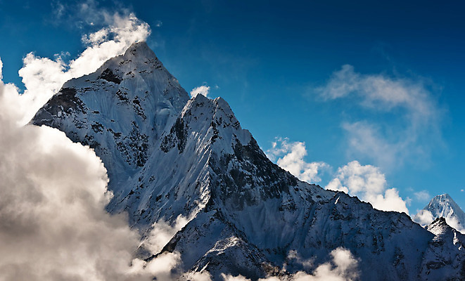 포토 JPG 해외이미지 구름 아시아 여행 자국 자연 하늘 산 풍경 경사 사람없음 야외 파란색 얼음 트래킹 하이킹 바위 정상 큼 고도 엽서 장면 암초 네팔 골 절정 히말라야 해외202004 해외포토 자연요소 나라 컬러 레저 돌_바위 크기 편지 생태계 파일형식 산맥 이미지허브