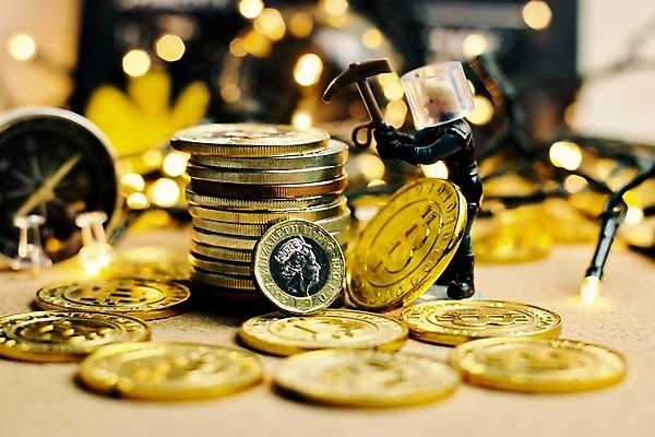 포토 JPG 해외이미지 크리스마스 돈 인터넷 비즈니스 휴가 전등 안전 사람없음 금융 동전 저축 발굴 무역 보안 결제 가치 광부 해외202004 해외포토 직업 기념일 산업 조명 경제 재산 파일형식 이미지허브