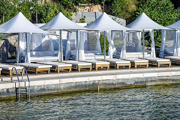 포토 JPG 해외이미지 라이프스타일 유럽 바다 여행 교실 베개 자연 호텔 지붕 휴가 휴식 주택 해변 사람없음 건물 여름 파란색 여행객 평화 맑음 침묵 덮개 마사지 가장자리 고급 지중해 휴양지 시트 매트리스 이국적 파라다이스 해외202004 해외포토 건축물 계절 교육 나라 컬러 컨셉 학교 침구 숙소 날씨 사람 생활 소리 장소 뚜껑 둘레 생태계 파일형식 이미지허브