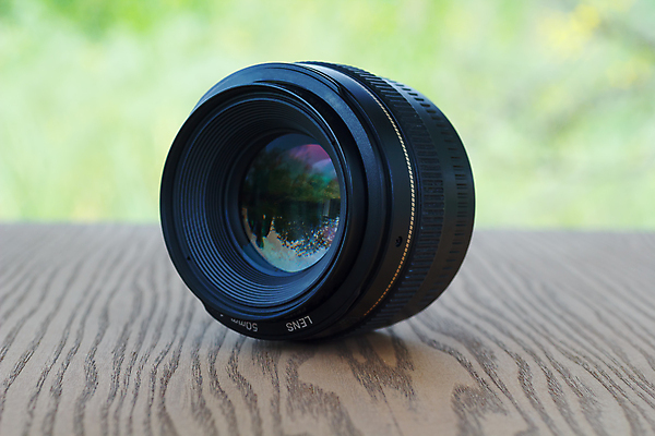 포토 JPG 해외이미지 응시 백그라운드 비즈니스 유리 사람없음 전자제품 반사 카메라 디지털 보라색 검은색 사진촬영 장비 기구 구멍 닫기 발사 오브젝트 테마 해외202004 해외포토 시선 컬러 모션 재질 촬영 파일형식 이미지허브