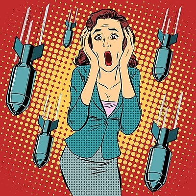 EPS 해외이미지 여자 일러스트 한명 손짓 상반신 성인 놀람 폭격 무서움 미사일 복고 팝아트 공포 카툰스타일 성인여자한명만 해외202004 하프톤 해외일러스트 1 감정 컬러 모션 표정 사람 공격 그림 여자한명만 성인여자만 파일형식 벡터 이미지허브