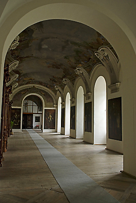 포토 JPG 해외이미지 학생 교육 유럽 과학 건축양식 사다리 창문 학교 선반 그림자 사람없음 빛 스터디 교회 골동품 그리기 중세 역사 도서관 천장 그림 대학교 복고 언론 수도원 기념물 고딕 대본 르네상스 바로크 보관소 여의주 옛날 원고 해외202004 해외포토 건축 나라 가구 종교건축 모션 건물 학습 도구 저장 파일형식 이미지허브