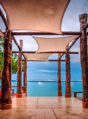 포토 JPG 해외이미지 나무 구름 아시아 모래 바다 섬 여행 태국 하늘 휴가 휴식 손바닥 사랑 동양인 사람없음 물 여름 파란색 햇빛 태양 여행객 뜨거움 휴게실 군중 탈출 인도네시아 암초 사암 강렬 예산 파라다이스 해외202004 해외포토 자연요소 식물 손 계절 감정 나라 컬러 컨셉 사람 인종 돌_바위 파일형식 이미지허브