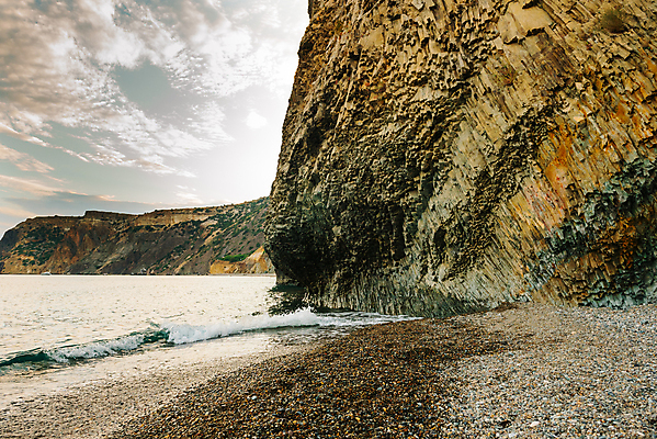 포토 JPG 해외이미지 기독교 종교 물결 파도 바다 여행 십자가 자연 하늘 산 풍경 경사 사람없음 물 여름 파란색 검은색 바위 성자 망토 암초 우크라이나 회랑 해외202004 해외포토 자연요소 건축물 계절 유럽 컬러 돌_바위 복도 생태계 파일형식 이미지허브