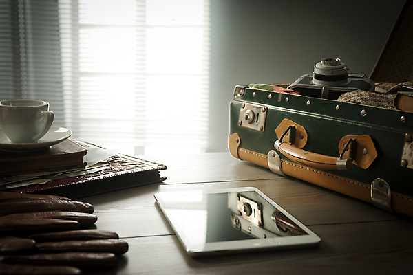 포토 JPG 해외이미지 라이프스타일 여행 장갑 탁자 휴가 사람없음 관광지 태블릿 여행객 카메라 여행가방 수확 짐 그룹 터치스크린 해외202004 해외포토 잡화 가구 농업 가방 사람 생활 전자제품 스마트기기 파일형식 이미지허브