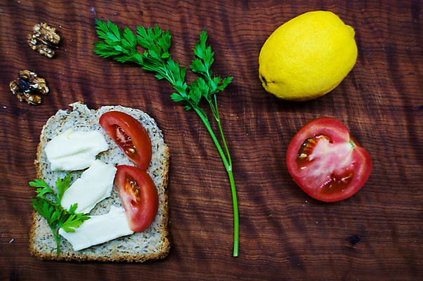 포토 JPG 해외이미지 음식 빵 백그라운드 토마토 탁자 아침 치즈 건강 요리 씨앗 사람없음 목재 빨간색 초록색 식사 빵집 맛 아침식사 정상 먹기 레몬 브런치 토스트 버터 점심식사 페스츄리 핸드메이드 해외202004 해외포토 주간 나무 식물 컬러 가구 컨셉 채소 과일 재료 모션 유제품 상점 파일형식 이미지허브