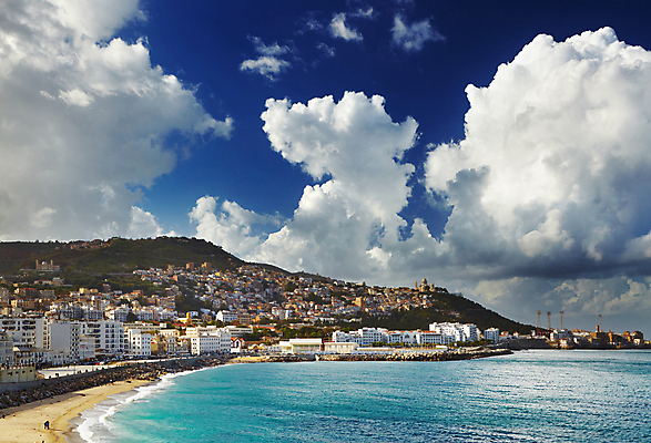 포토 JPG 해외이미지 구름 바다 여행 아프리카 하늘 산 거리 주택 파노라마 풍경 사람없음 건물 파란색 도시풍경 도시 지중해 언덕 타운 아랍어 알제리 터키석 해외202004 해외포토 자연요소 건축물 나라 컬러 촬영기법 보석 파일형식 이미지허브