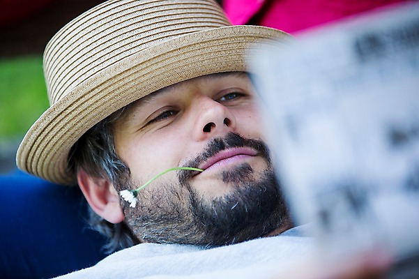 포토 JPG 주간 서양인 외국인 식물 백인 해외 라이프스타일 부부 공원 여자 남자 꽃 행복 유럽 여유 얼굴 모션 휴식 함께함 사랑 사람 근접촬영 상반신 성인 야외 두명 신체부위 눕기 다정 물기 체코 부부라이프 성인만 국내포토 자연요소 커플 공공시설 감정 나라 뷰포인트 컨셉 인종 생활 파일형식