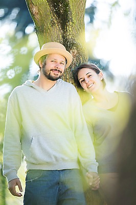 포토 JPG 주간 서양인 외국인 나무 식물 백인 해외 라이프스타일 부부 공원 여자 남자 행복 유럽 여유 모션 함께함 사랑 서기 미소 사람 상반신 성인 야외 두명 앞모습 손잡기 다정 체코 부부라이프 성인만 국내포토 자연요소 커플 공공시설 감정 나라 뷰포인트 컨셉 표정 인종 생활 파일형식
