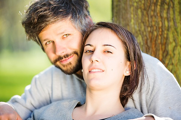 포토 JPG 주간 서양인 외국인 백인 해외 라이프스타일 부부 공원 여자 남자 행복 유럽 여유 모션 함께함 사랑 미소 사람 앉기 상반신 성인 야외 두명 앞모습 기댐 다정 체코 부부라이프 성인만 국내포토 자연요소 커플 공공시설 감정 나라 뷰포인트 컨셉 표정 인종 생활 파일형식