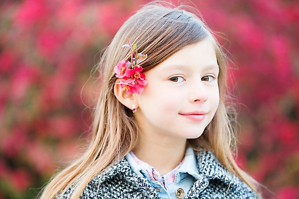 포토 JPG 주간 서양인 외국인 식물 백인 해외 라이프스타일 공원 여자 꽃 유럽 어린이라이프 여유 어린이 모션 한명 미소 사람 상반신 야외 앞모습 산책 즐거움 체코 꽂음 여자만 여자한명만 어린이만 소녀만 소녀한명만 국내포토 자연요소 1 공공시설 감정 나라 뷰포인트 휴식 표정 인종 생활 파일형식