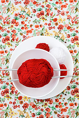 포토 JPG 해외이미지 가족 주택 서기 취미 사람없음 빨간색 어둠 기쁨 식탁보 흰색 업무 고리 뜨개질 실 달콤 작음 레이아웃 피라미드 양모 얇은 혼자 많음 해외202004 해외포토 건축물 감정 컬러 컨셉 관계 모션 건물 직물 작업 맛 크기 랜드마크 파일형식 이미지허브