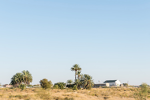 포토 JPG 해외이미지 겨울 학교 아프리카 아침 거리풍경 사람없음 건물 도시풍경 야자수 햇빛 교회 마을 맑음 분수 타운 남아프리카 칼라하리 해외202004 해외포토 주간 나무 건축물 계절 교육 나라 날씨 거리 풍경 태양 사막 도시 파일형식 이미지허브