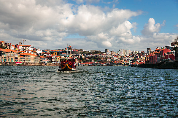포토 JPG 해외이미지 여행 건축양식 풍경 사람없음 강 와인 보트 포르투갈 호기심 엽서 양조장 해외202004 해외포토 건축 감정 유럽 컨셉 배_교통 주류 편지 파일형식 이미지허브