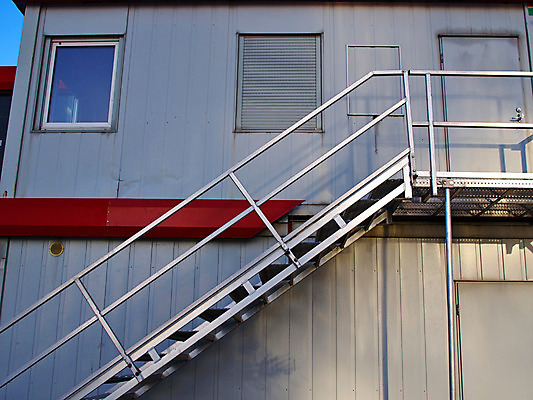 포토 JPG 해외이미지 학생 디자인 외관 산업 벽 건축양식 창문 하늘 모바일 부동산 새로움 아파트 주택 사람없음 야외 건물 컬러풀 사무실 쌓기 문 우주 계단 금속 화물 도시 컨테이너 수납 해결 리빙 단계 개발 철강 해외202004 해외포토 건축물 건축 컬러 컨셉 비즈니스 모션 재질 운송업 재산 파일형식 이미지허브