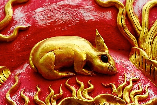 포토 JPG 해외이미지 전통 아시아 문화 태국 미술 사람없음 장식 빨간색 갈색 거울 골동품 업무 황금 고급 심볼 대나무 묘사 강렬 옛날 핸드메이드 해외202004 해외포토 나무 나라 컬러 컨셉 문화예술 작업 파일형식 이미지허브