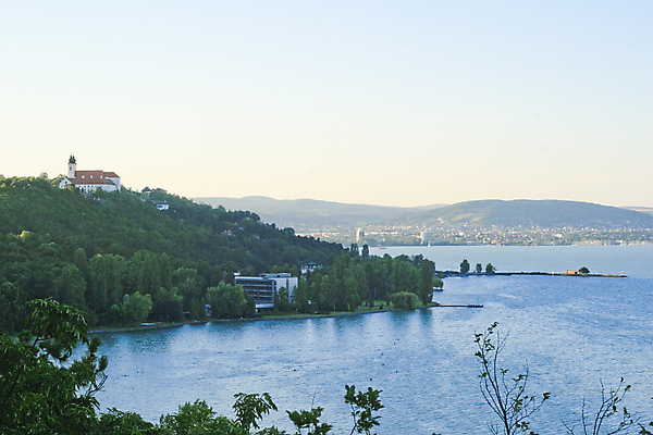 포토 JPG 해외이미지 나무 식물 호수 잎 자연 파노라마 풍경 사람없음 야외 초록색 물 여름 파란색 해외202004 해외포토 자연요소 계절 컬러 촬영기법 생태계 파일형식 이미지허브