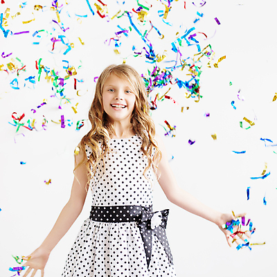 포토 JPG 해외이미지 백인 드레스 행복 감정 얼굴 어린이 포즈 크리스마스장식 크리스마스 장난 모션 휴가 새해 한명 웃음 사람 파티 유행 점프 물방울무늬 축제 기쁨 축하 표현 아기 생일 던지기 서커스 꽃가루 해외202004 해외포토 서양인 1 옷 기념일 컨셉 무늬 표정 이벤트 신체부위 가루 파일형식 이미지허브