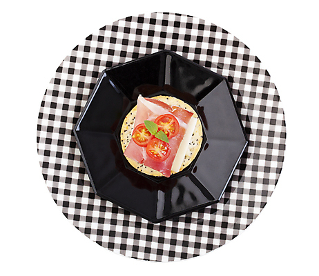 포토 JPG 해외이미지 접시 클리핑패스 음식 다이어트 토마토 채소 치즈 건강 육류 사람없음 쌓기 크래커 검은색 신선 원형 허브 흰배경 체크무늬 햄 날것 머리위 바질 훈제 고립 해외202004 해외포토 도형 식물 식기 컬러 백그라운드 무늬 식재료 모션 유제품 쿠키 흰색 파일형식 이미지허브