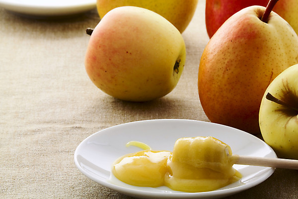 포토 JPG 해외이미지 전통 문화 음식 재료 자연 건강 사람없음 빛 저녁식사 가을 흰색 시골 신선 그룹 달콤 사과 컵받침 유기농 슬라이스 꿀 점심식사 식용 채식주의자 해외202004 해외포토 웰빙 계절 컬러 과일 식사 맛 받침대 생태계 채식 파일형식 이미지허브