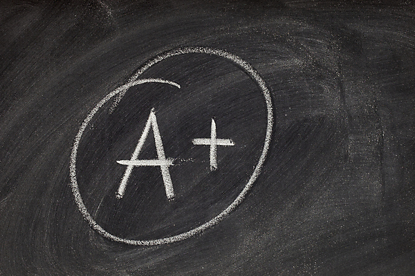 포토 JPG 해외이미지 학교 사람없음 가로 검은색 칠판 흰색 최고 분필 성적 우수 채점 필기체 해외202004 해외포토 문자 교육 컬러 절기 초크 파일형식 이미지허브