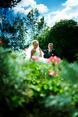 포토 JPG 해외이미지 백인 커플 응시 드레스 여자 남자 꽃 행복 얼굴 꽃다발 결혼 2 밭 관계 포옹 결혼식 남편 함께함 사랑 사람 정장 성인 야외 두명 유행 우주 흰색 축하 잡기 아내 우아함 해외202004 해외포토 서양인 식물 시선 옷 감정 컬러 컨셉 농업 안기 모션 이벤트 신체부위 파일형식 이미지허브