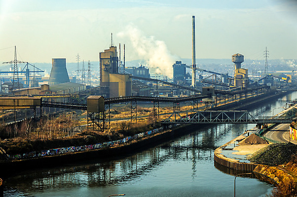 포토 JPG 해외이미지 주간 하늘 사람없음 야외 강 조선소 공장시설 전경 해외202004 해외포토 자연요소 산업 풍경 시설 파일형식 탑뷰 이미지허브