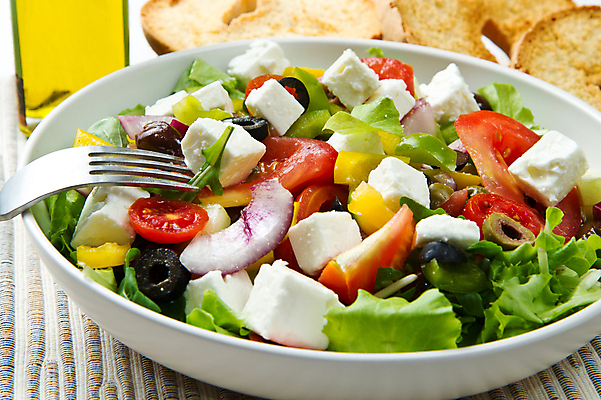 포토 JPG 해외이미지 음식 백그라운드 토마토 양파 오이 치즈 건강 사람없음 초록색 컬러풀 식사 저녁식사 샐러드 신선 닫기 상추 올리브 후추 해외202004 해외포토 열매 컬러 채소 모션 유제품 향신료 파일형식 이미지허브