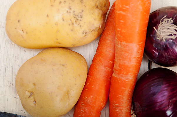 포토 JPG 해외이미지 웰빙 채소 감자 실내 근접촬영 사람없음 하이앵글 당근 신선 유기농 적양파 나무배경 해외202004 해외포토 뷰포인트 백그라운드 양파 뿌리채소 내부 파일형식 이미지허브