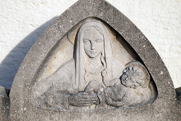 포토 JPG 해외이미지 유럽 기독교 종교 조각 엄마 사람없음 조각상 숫자 성당 교회 평화 믿음 천주교 기도 예수 영혼 오스트리아 성자 기적 순수 신성 마리아 타운 설교 천연기념물 고딕 신앙심 해외202004 해외포토 문자 감정 나라 컨셉 가족 종교건축 건물 조형물 도시 신_종교 파일형식 이미지허브