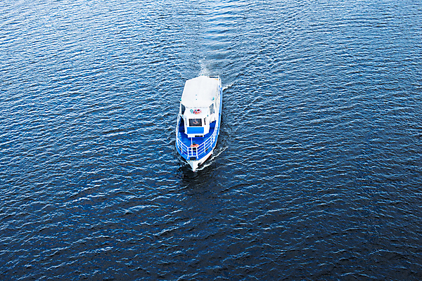 포토 JPG 해외이미지 호수 파도 바다 백그라운드 이동 요트 표면 바람 추상 휴가 항해 사람없음 물 파란색 강 반사 흐름 저수지 연못 보트 개울 시작 질감 함선 모터보트 대야 엔진 네비게이션 모터 깊이 우크라이나 잔물결 커터 해외202004 해외포토 자연요소 유럽 물결 컬러 컨셉 무늬 배_교통 날씨 파일형식 이미지허브