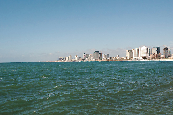포토 JPG 해외이미지 구름 파도 바다 여행 하늘 호텔 휴가 파노라마 사람 풍경 사람없음 물 여름 도시풍경 햇빛 여행객 도시 중앙 저녁 지중해 타운 동쪽 스카이라인 이스라엘 해외202004 해외포토 자연요소 계절 숙소 촬영기법 태양 야간 방향 서아시아 파일형식 이미지허브