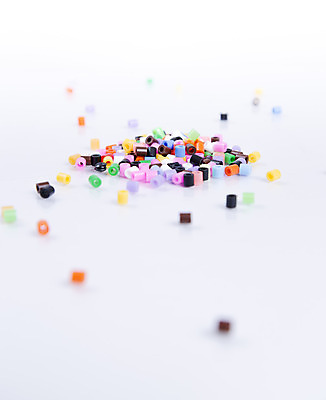 포토 JPG 해외이미지 어린이 백그라운드 사람없음 흰색 플라스틱 해외202004 해외포토 컬러 재질 사람 파일형식 이미지허브