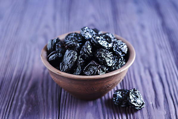 포토 JPG 해외이미지 접시 음식 다이어트 과일 재료 디저트 건조 건강 사람없음 목재 파란색 빛 쌓기 보라색 검은색 에너지 대접 신선 사발 달콤 맛 배열 먹기 가득함 유기농 레이아웃 날것 레시피 자두 흙더미 내추럴 숙성 채식주의자 카피스페이스 비건 해외202004 해외포토 나무 식기 웰빙 컬러 컨셉 모션 흙 공백 사기그릇 채식 파일형식 더미 이미지허브